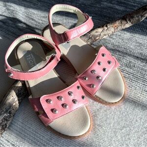 UMI pink leather sandals